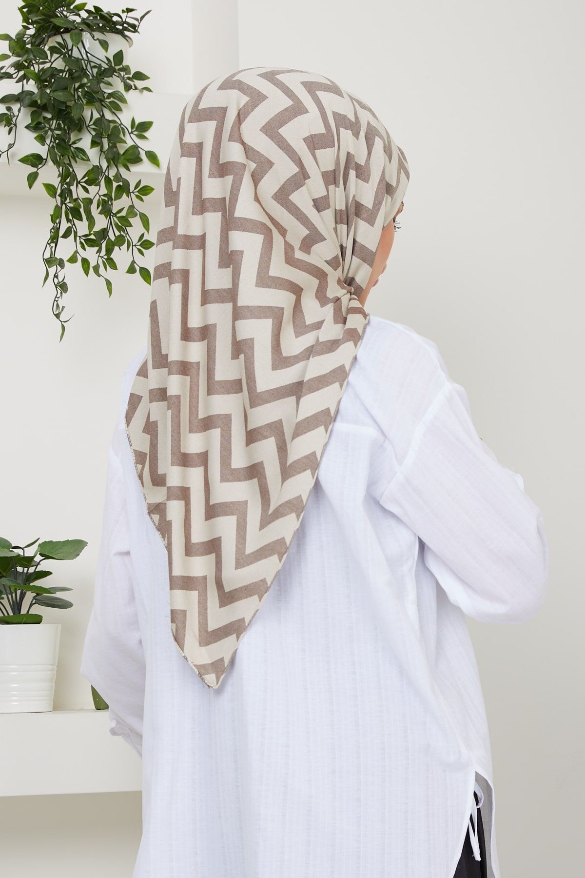 Pamuksu Zigzag Desenli Jakar Eşarp