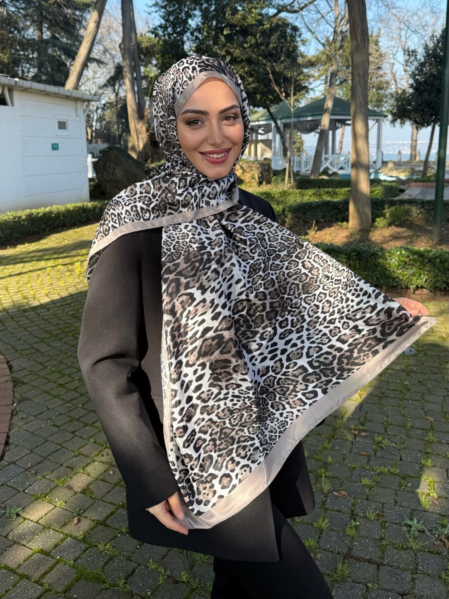 Leopar Desen İpeksi Vual Şal