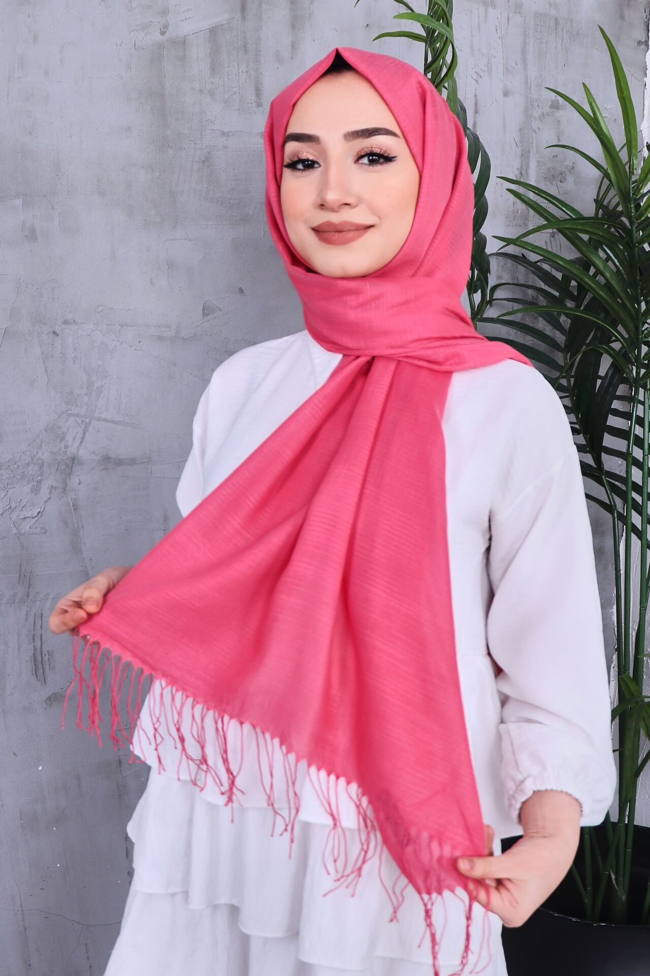 Flamlı Saçaklı Düz Renk Keten Rubi Şal