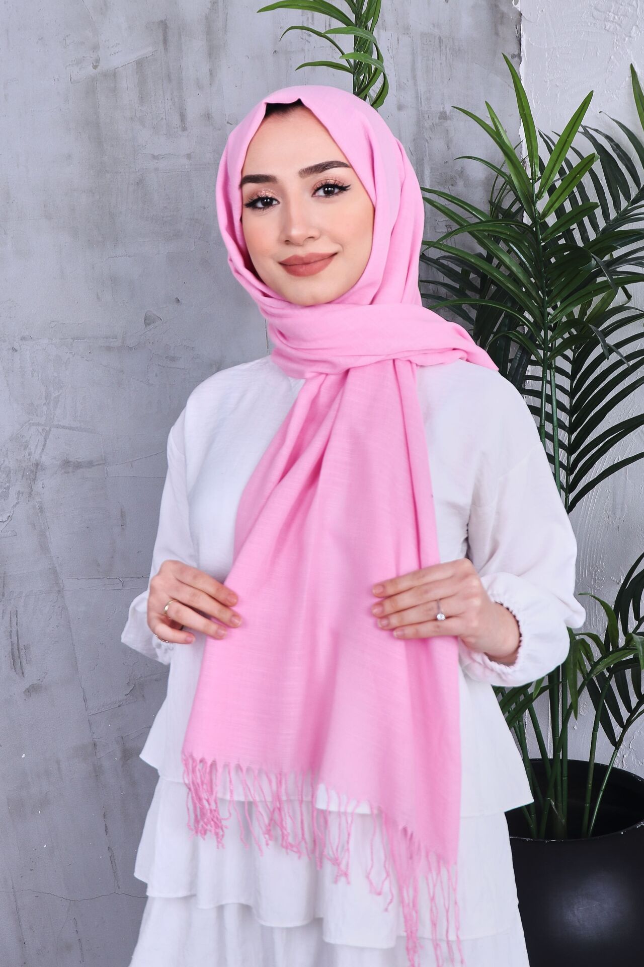 Flamlı Saçaklı Düz Renk Keten Rubi Şal