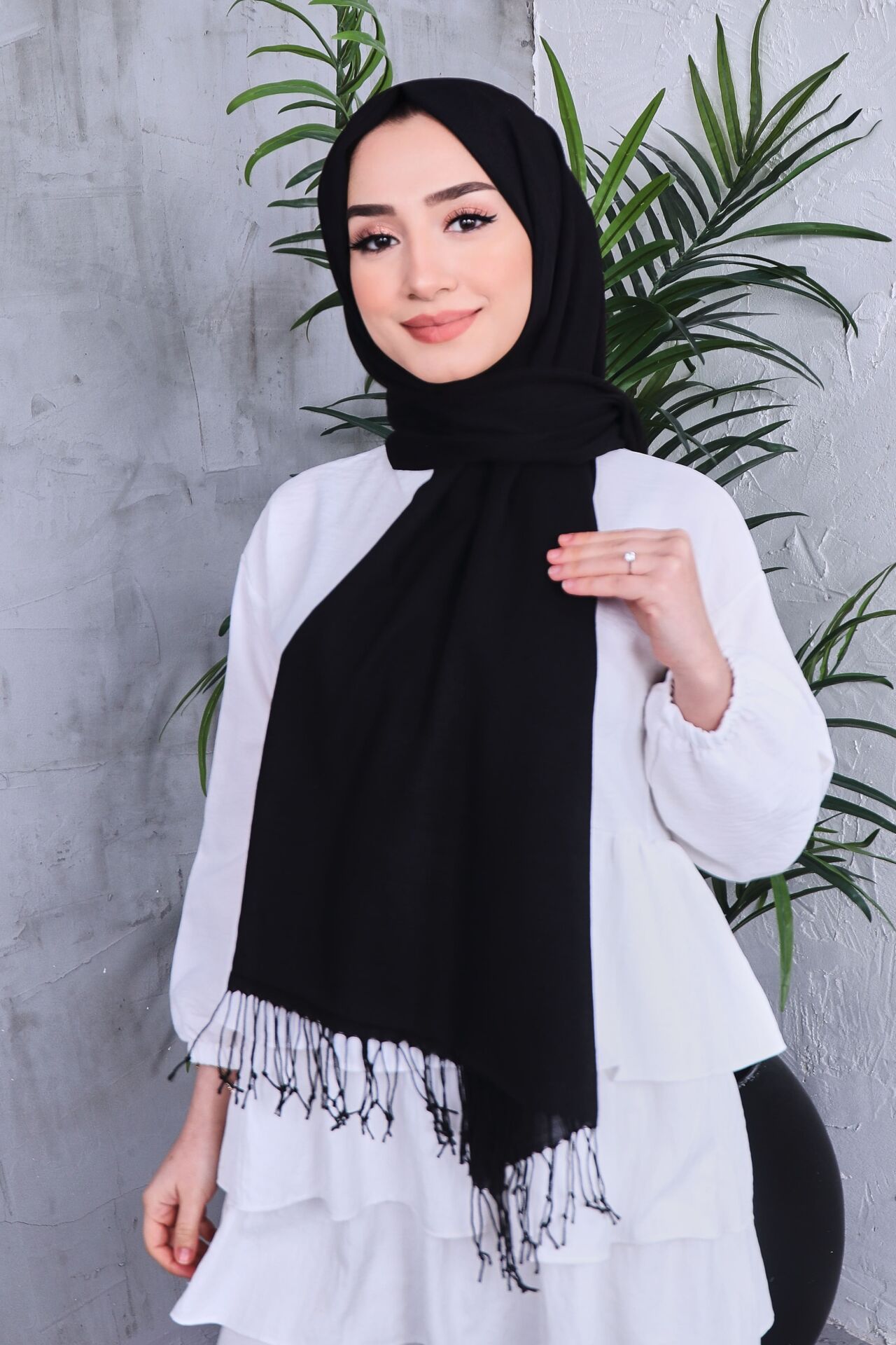 Flamlı Saçaklı Düz Renk Keten Rubi Şal