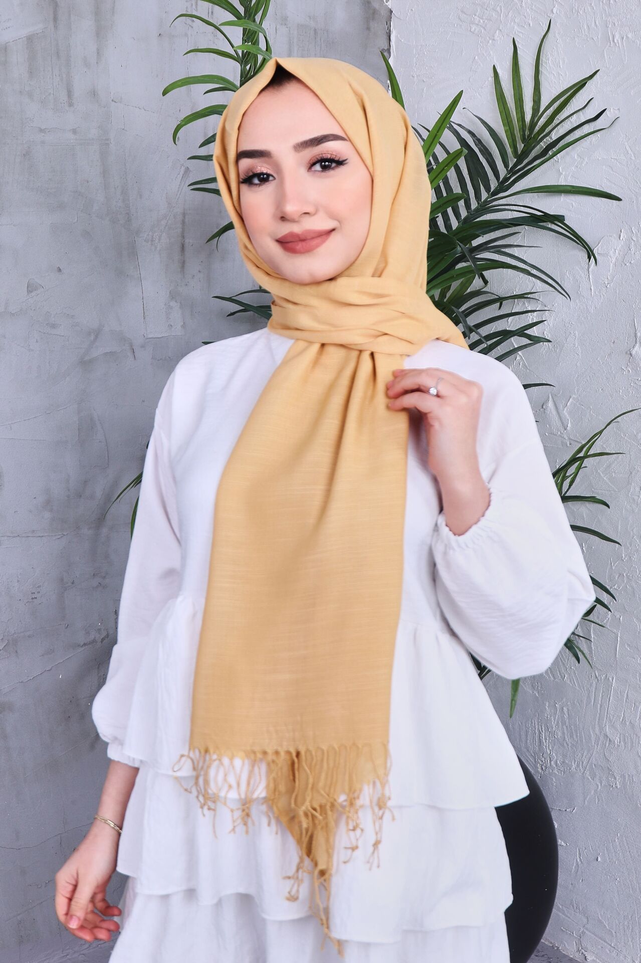 Flamlı Saçaklı Düz Renk Keten Rubi Şal