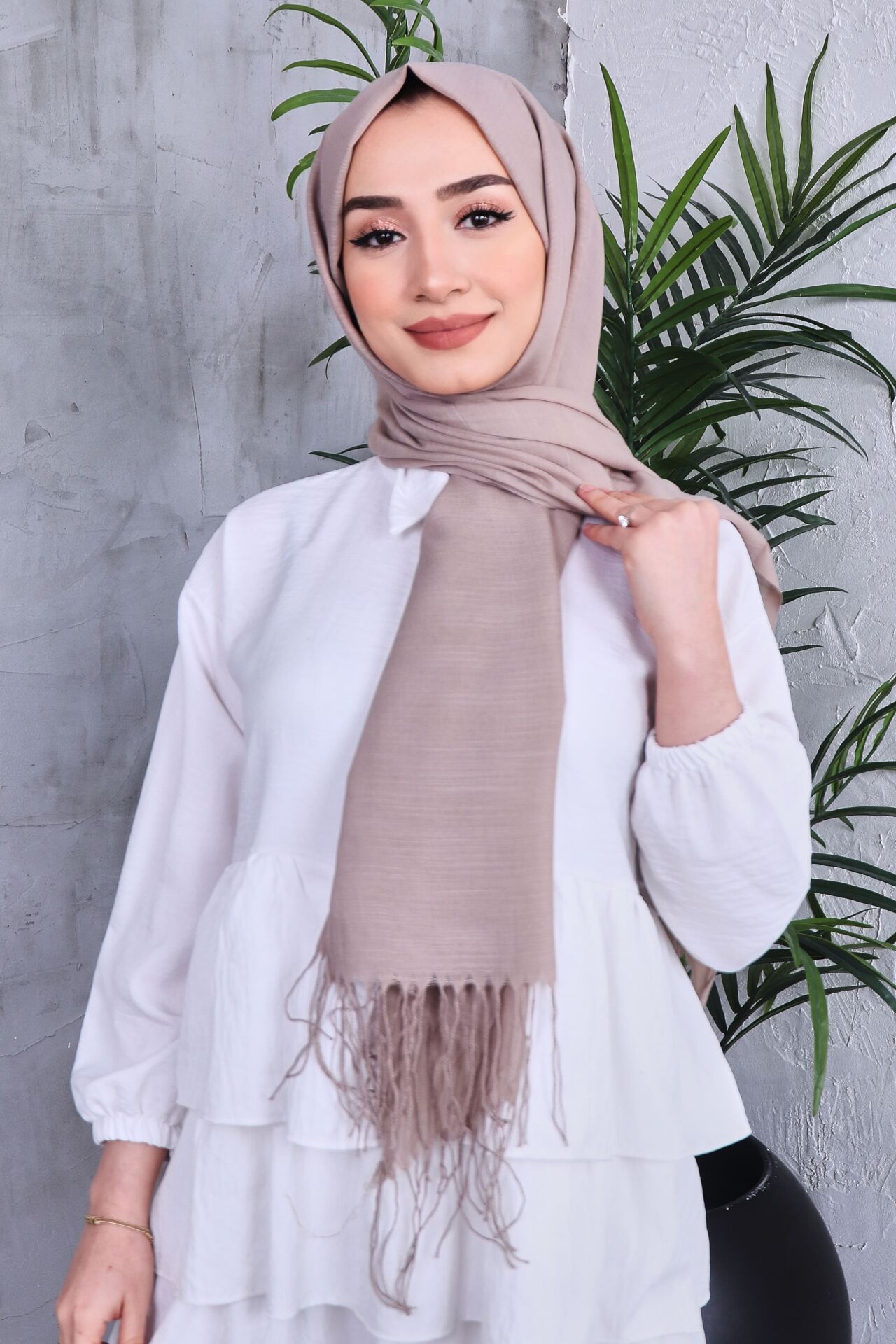 Flamlı Saçaklı Düz Renk Keten Rubi Şal