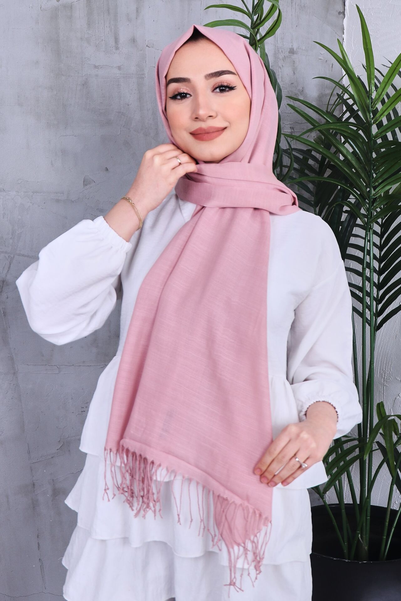 Flamlı Saçaklı Düz Renk Keten Rubi Şal