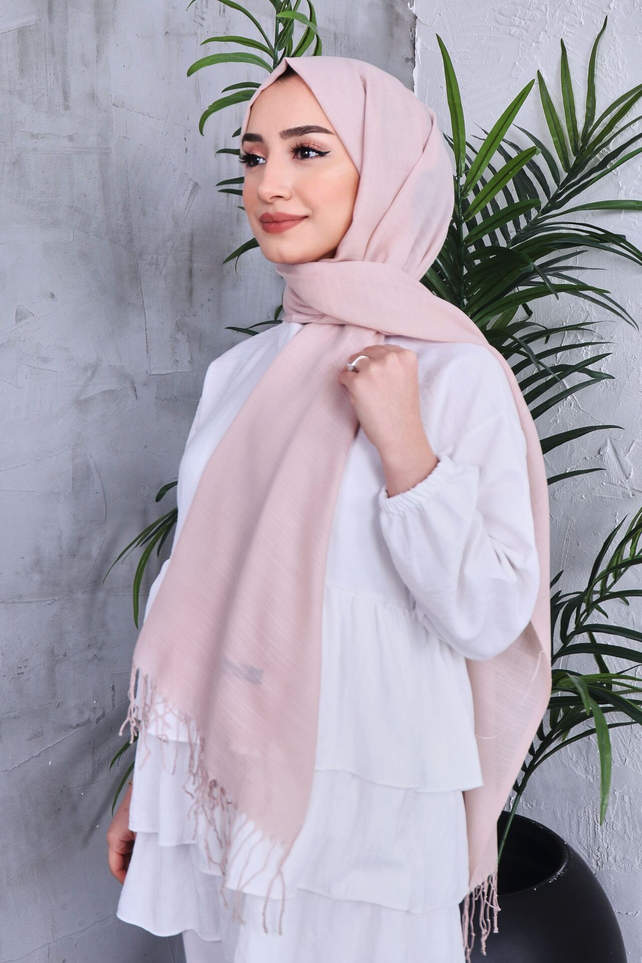 Flamlı Saçaklı Düz Renk Keten Rubi Şal