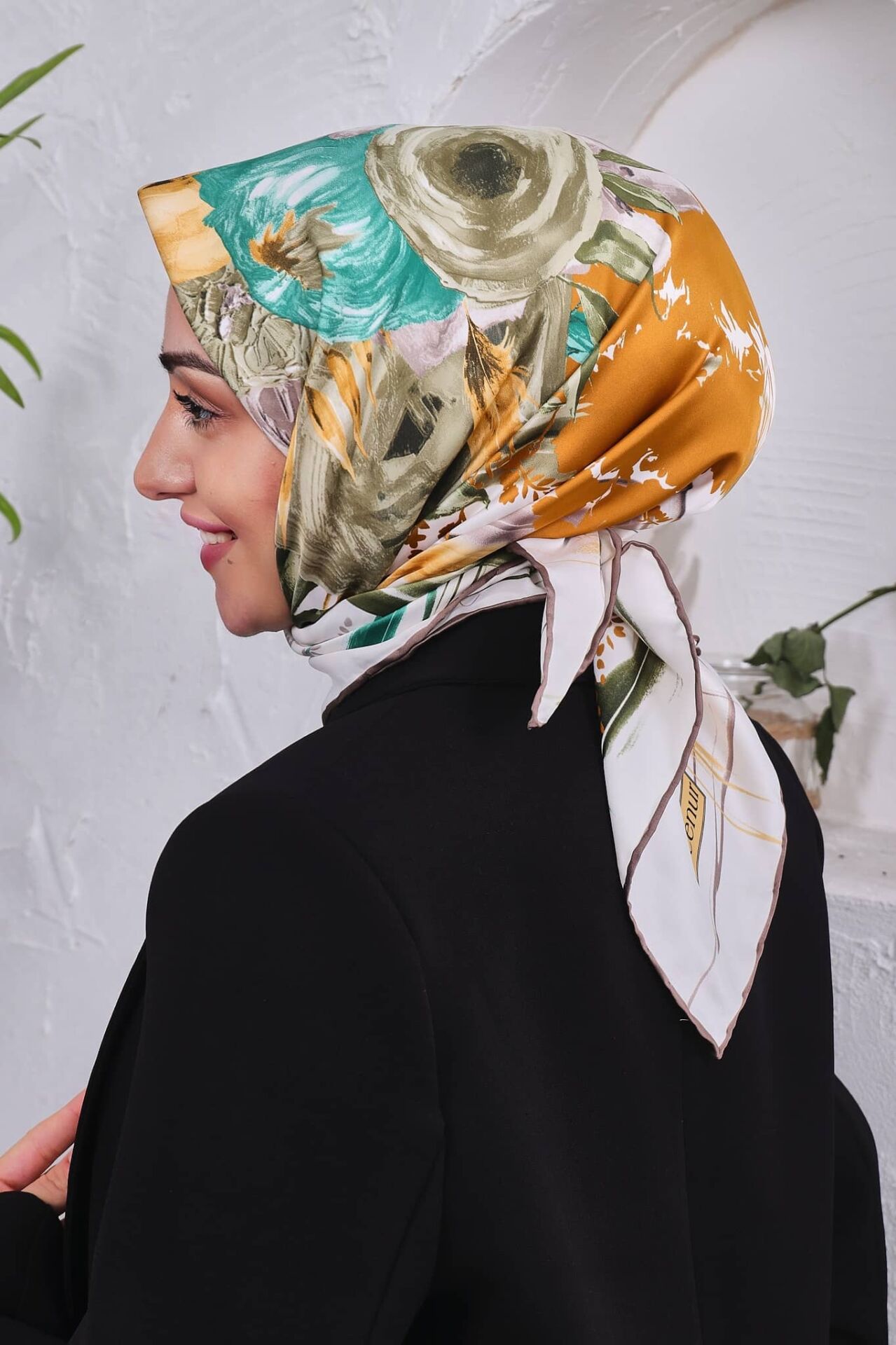 Çiçek Desenli Rayon Parlak Eşarp