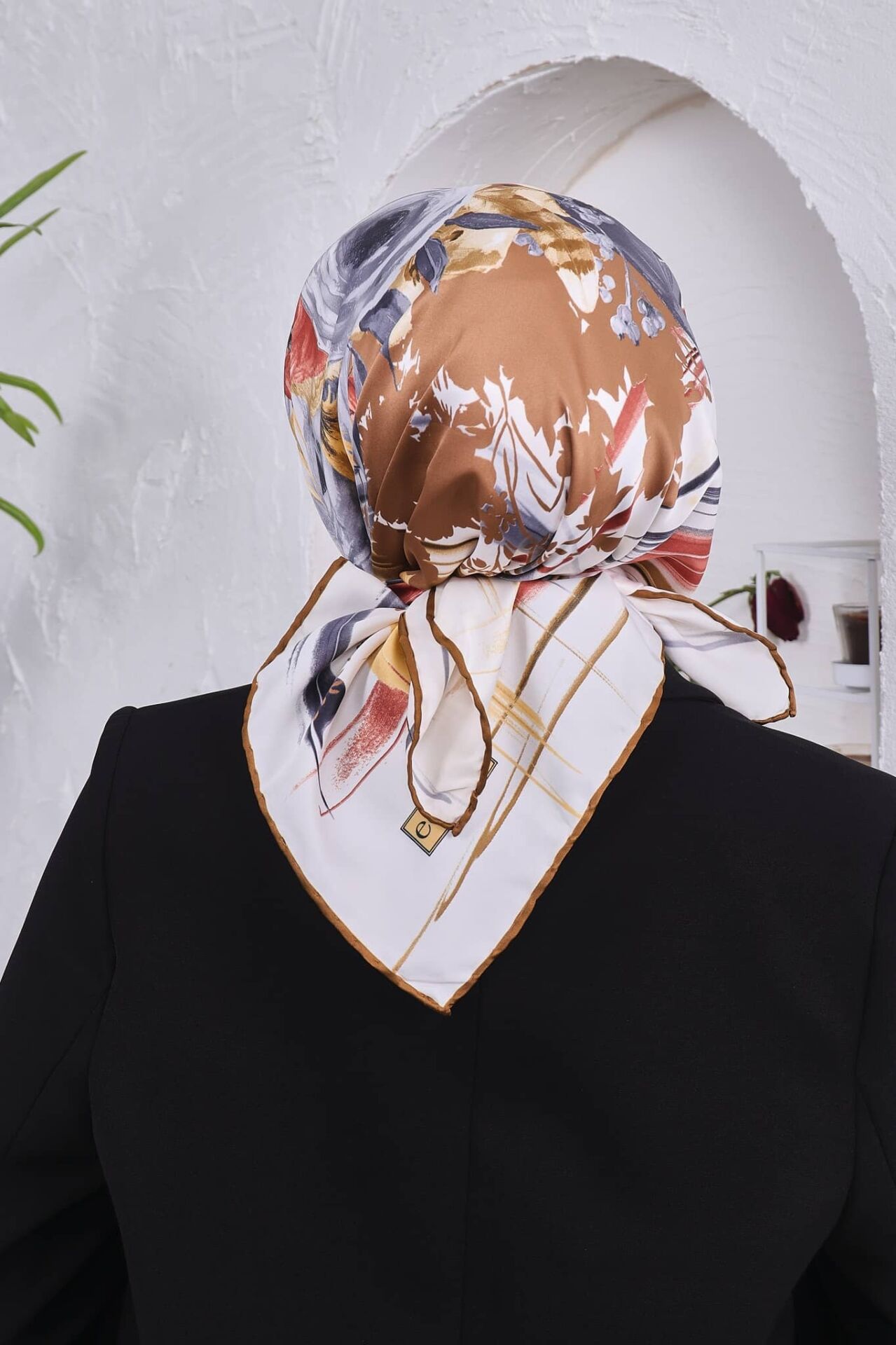 Çiçek Desenli Rayon Parlak Eşarp