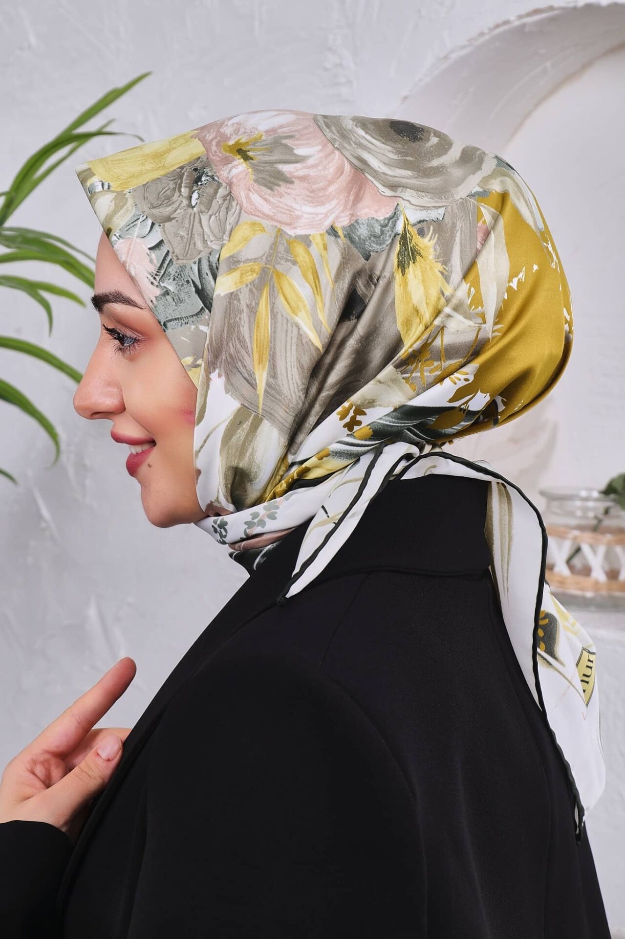 Çiçek Desenli Rayon Parlak Eşarp