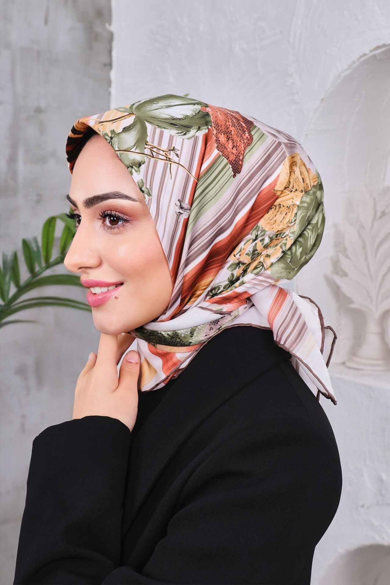 Çiçek Desenli Rayon Parlak Eşarp