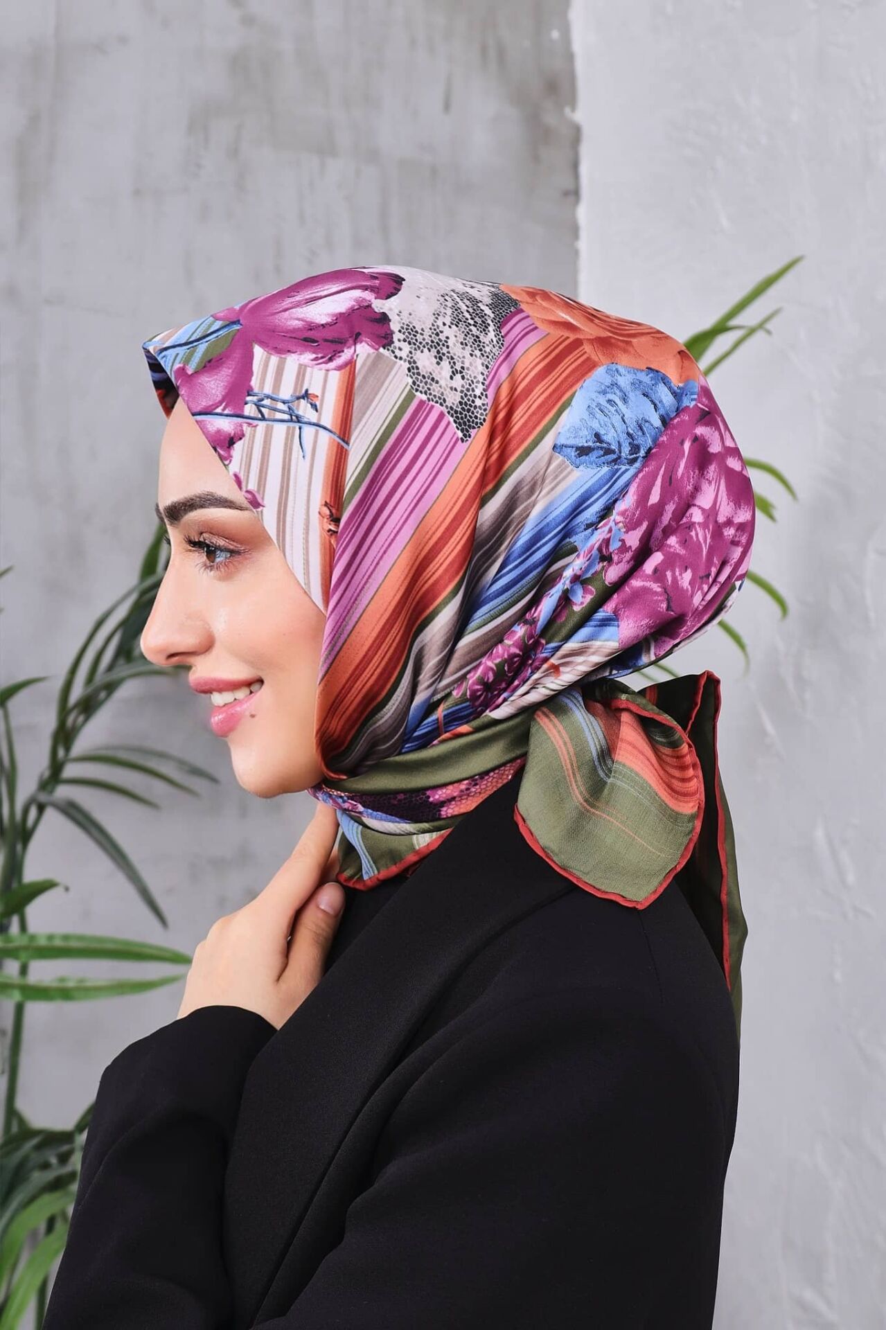 Çiçek Desenli Rayon Parlak Eşarp