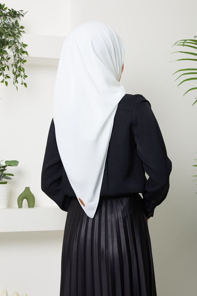 140. cm Medine İpeği Eşarp