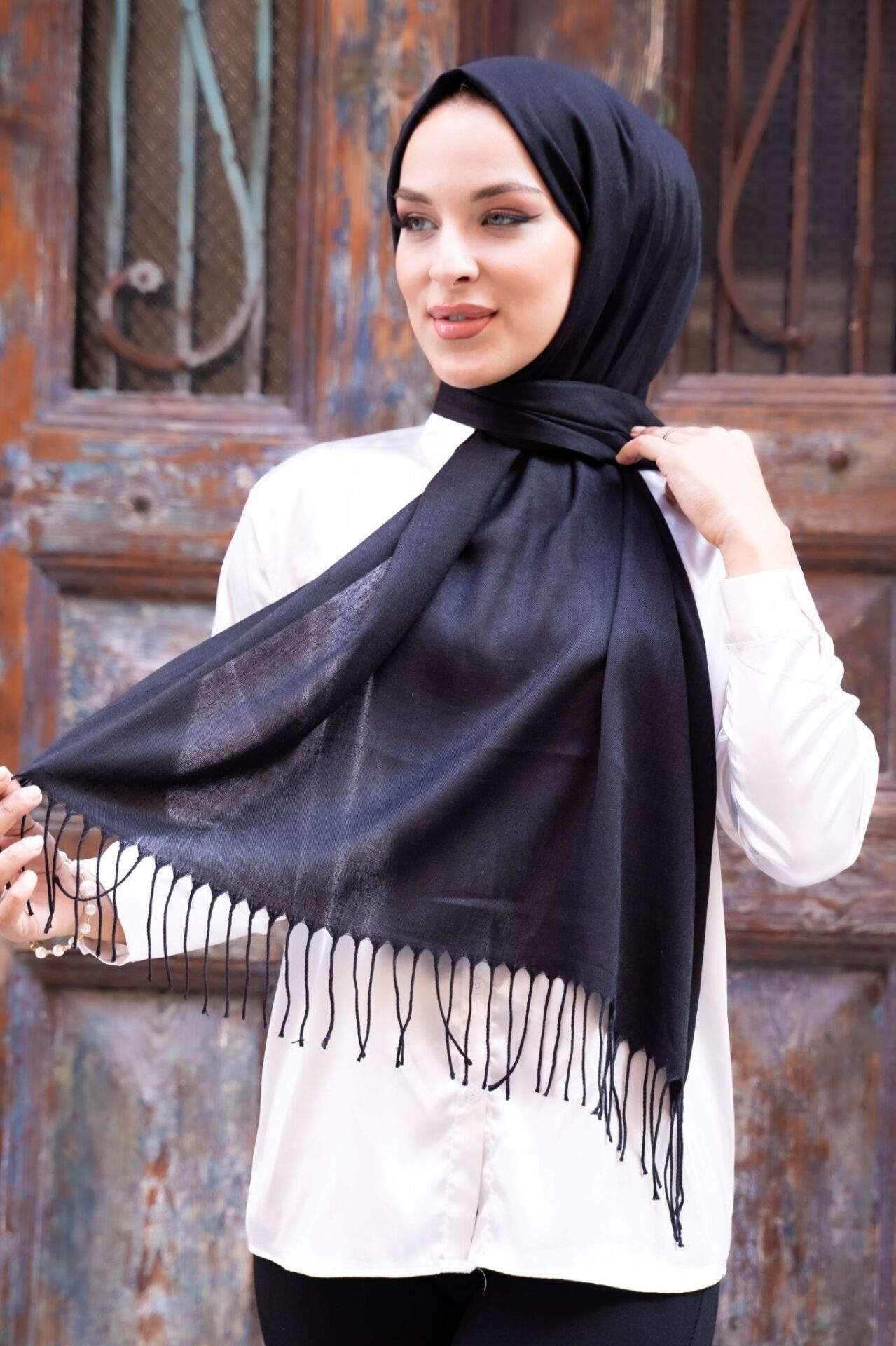 140 gr. Püsküllü Pamuksu Pashmina Şal